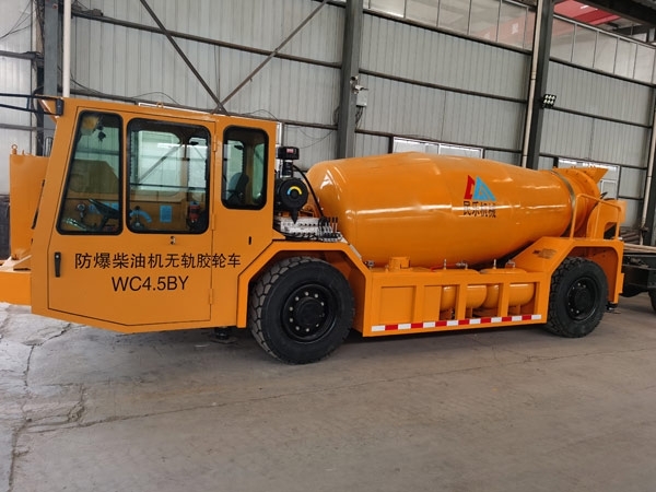 礦用濕噴臺(tái)車(chē)，礦用混凝土泵，礦用攪拌機(jī)發(fā)貨