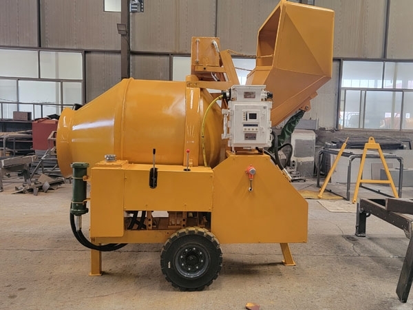 礦用濕噴臺(tái)車(chē)，礦用混凝土泵，礦用攪拌機(jī)發(fā)貨